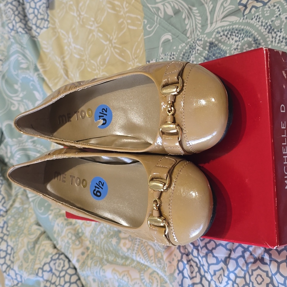 Me Too Brown Leather Shoes size 6.5